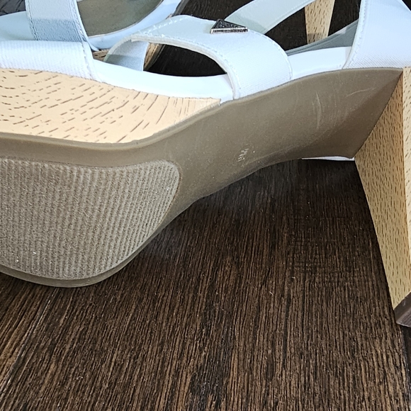 Guess Netta Elastic Heels - Picture 4 of 5